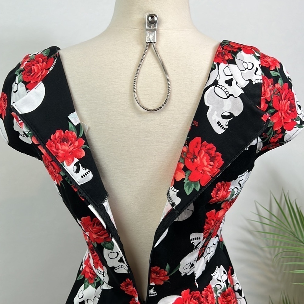 Eva Rose Fit & Flare Dress Red Roses Skulls Retro Rockabilly Punk Goth Small - Picture 9 of 10